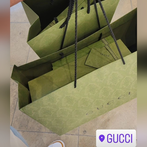 Authentic Large Gucci Shopping Bag - Picture 4 of 4